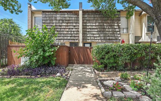 Condo for Sale in Dallas, TX 75219 – 1 Bedroom, 1 Bath – $170000