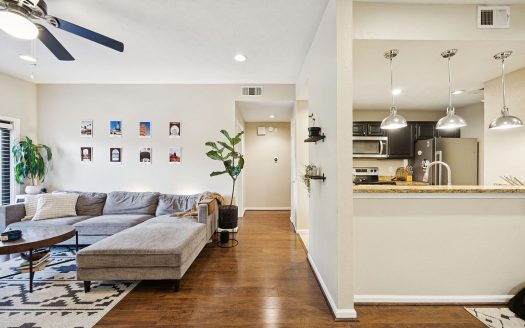 Condo for Sale in Dallas, TX 75231 – 1 Bedroom, 1 Bath – $174000