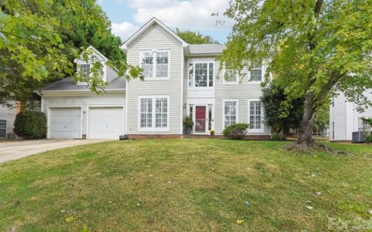 Single Family Home for Sale in Charlotte, NC 28216 – 4 Bedrooms, 3 Baths – $430000