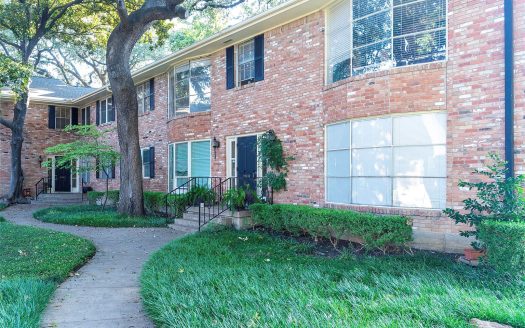 Condo for Sale in Dallas, TX 75235 – 2 Bedroom, 1 Bath – $169000