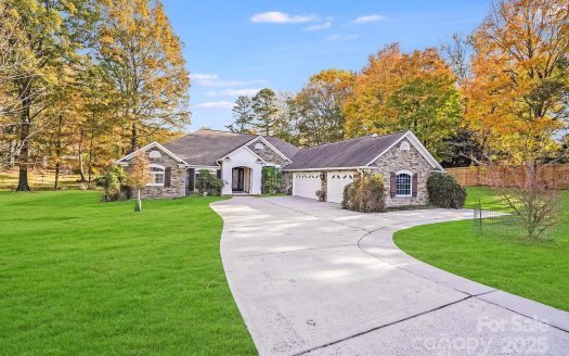 Single Family Home for Sale in Charlotte, NC 28270 – 4 Bedrooms, 3 Baths – $945000