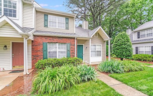 Townhouse for Sale in Charlotte, NC 28269 – 3 Bedrooms, 2 Baths – $269000