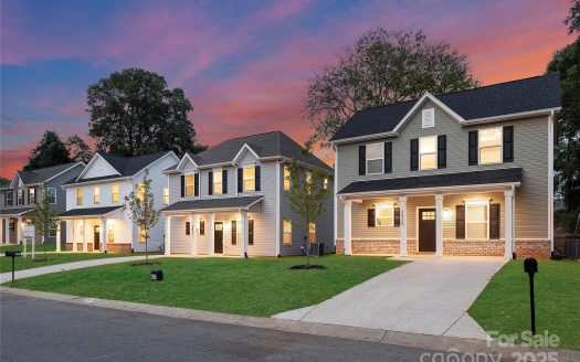 Single Family Home for Sale in Charlotte, NC 28269 – 3 Bedrooms, 3 Baths – $315000