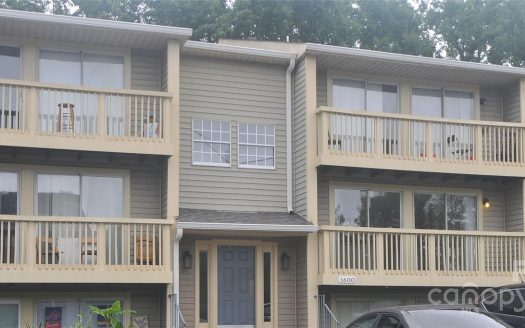 Condo for Sale in Charlotte, NC 28213 – 3 Bedrooms, 2 Baths – $170000