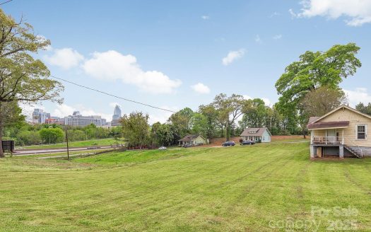 Lot for Sale in Charlotte, NC 28216 – 1 Bedroom, 1 Bath – $7500000