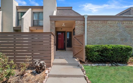 Townhouse for Sale in Dallas, TX 75220 – 2 Bedrooms, 2 Baths – $87500