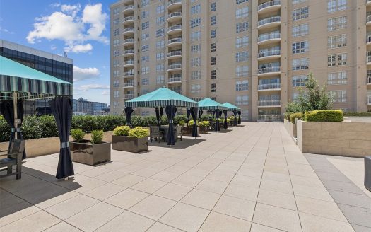 Condo for Sale in Dallas, TX 75219 – 1 Bedroom, 1 Bath – $299000