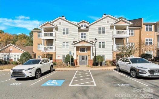 Condo for Sale in Charlotte, NC 28277 – 2 Bedrooms, 2 Baths – $268000
