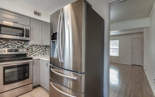 Condo for Sale in Dallas, TX 75206 – 2 Bedrooms, 2 Baths – $199900