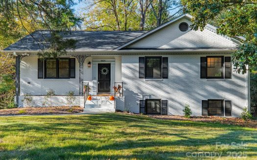 Single Family Home for Sale in Charlotte, NC 28226 – 5 Bedrooms, 4 Baths – $674999