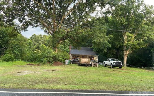 Lot for Sale in Charlotte, NC 28215 – 1 Bedroom, 1 Bath – $4000000