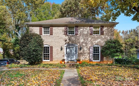 Single Family Home for Sale in Charlotte, NC 28215 – 4 Bedrooms, 4 Baths – $584900