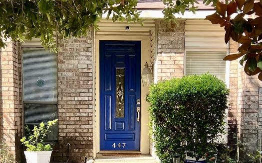 Townhouse for Sale in Dallas, TX 75246 – 3 Bedrooms, 3 Baths – $396999
