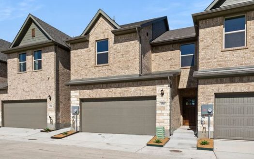 Townhouse for Sale in Dallas, TX 75228 – 3 Bedrooms, 3 Baths – $367045
