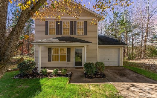 Single Family Home for Sale in Charlotte, NC 28214 – 3 Bedrooms, 3 Baths – $310000