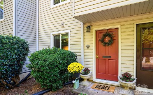 Condo for Sale in Charlotte, NC 28211 – 2 Bedrooms, 2 Baths – $235000
