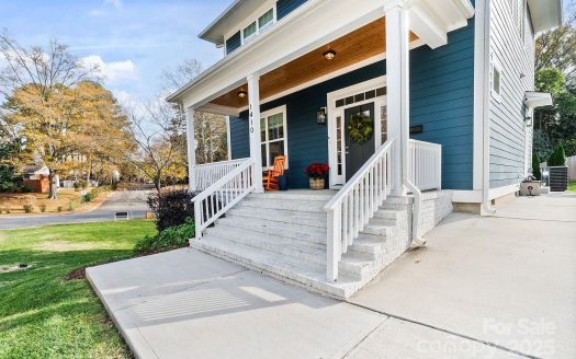 Single Family Home for Sale in Charlotte, NC 28216 – 3 Bedrooms, 3 Baths – $649900