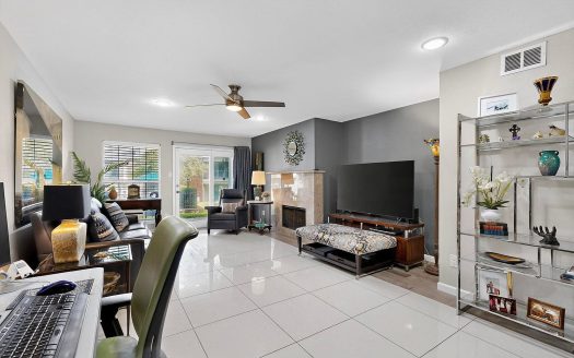 Condo for Sale in Dallas, TX 75211 – 2 Bedrooms, 2 Baths – $249000