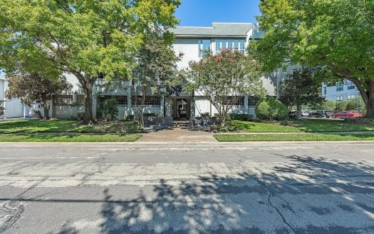 Condo for Sale in Dallas, TX 75219 – 2 Bedrooms, 2 Baths – $200000
