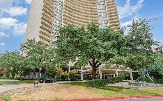 Condo for Sale in Dallas, TX 75225 – 1 Bedroom, 1 Bath – $220000