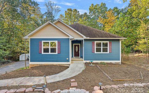 Single Family Home for Sale in Charlotte, NC 28215 – 3 Bedrooms, 2 Baths – $550000