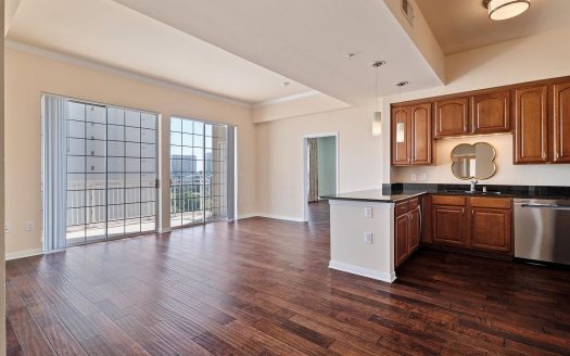 Condo for Sale in Dallas, TX 75219 – 2 Bedrooms, 2 Baths – $445000