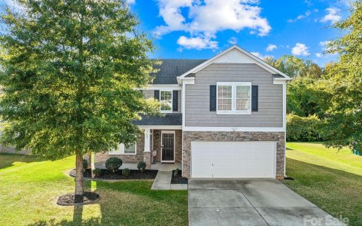 Single Family Home for Sale in Charlotte, NC 28213 – 5 Bedrooms, 5 Baths – $515000