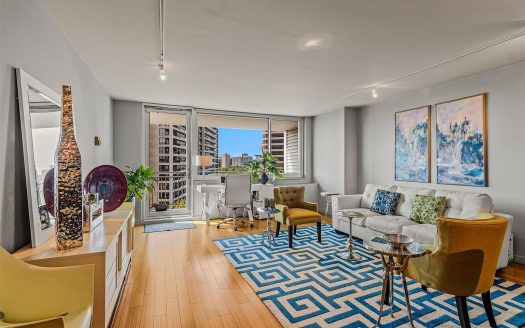 Condo for Sale in Dallas, TX 75219 – 1 Bedroom, 1 Bath – $269900