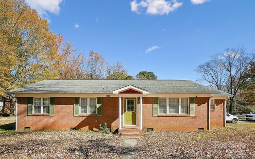 Single Family Home for Sale in Charlotte, NC 28227 – 5 Bedrooms, 4 Baths – $550000