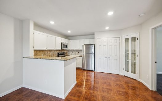 Condo for Sale in Dallas, TX 75231 – 2 Bedrooms, 2 Baths – $159900