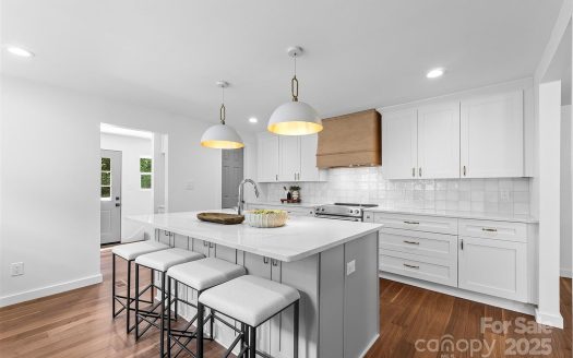 Single Family Home for Sale in Charlotte, NC 28203 – 3 Bedrooms, 2 Baths – $725000