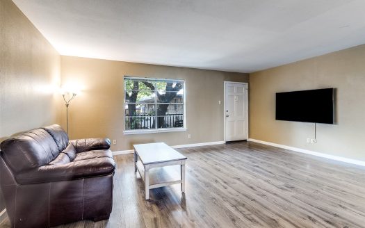 Condo for Sale in Dallas, TX 75230 – 2 Bedrooms, 2 Baths – $149000