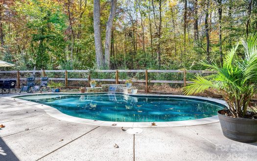 Single Family Home for Sale in Charlotte, NC 28214 – 3 Bedrooms, 3 Baths – $505000