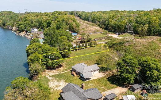 Lot for Sale in Charlotte, NC 28214 – 1 Bedroom, 1 Bath – $349900