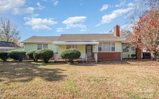 Single Family Home for Sale in Charlotte, NC 28216 – 3 Bedrooms, 2 Baths – $395000