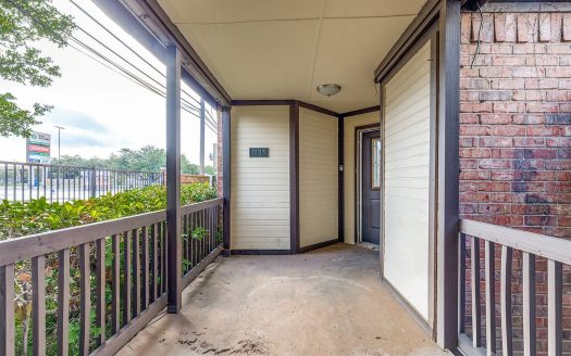 Townhouse for Sale in Dallas, TX 75229 – 3 Bedrooms, 2 Baths – $249900