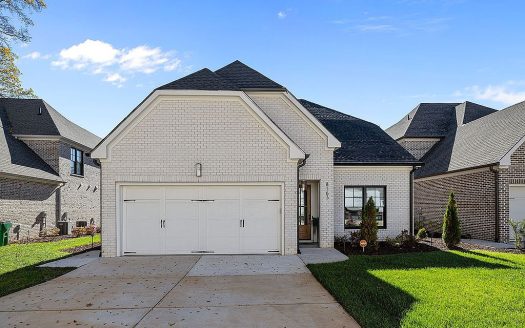 Single Family Home for Sale in Charlotte, NC 28226 – 4 Bedrooms, 3 Baths – $1740000