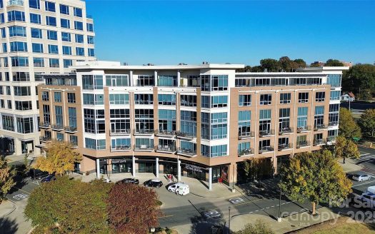 Condo for Sale in Charlotte, NC 28207 – 2 Bedrooms, 3 Baths – $442000