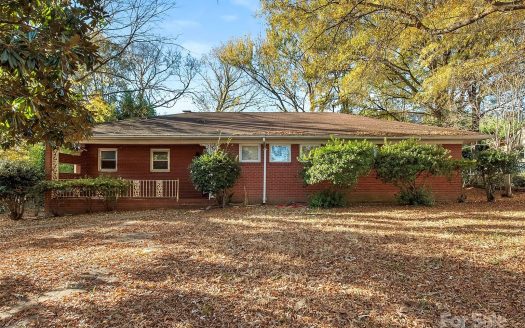Single Family Home for Sale in Charlotte, NC 28209 – 3 Bedrooms, 2 Baths – $439700
