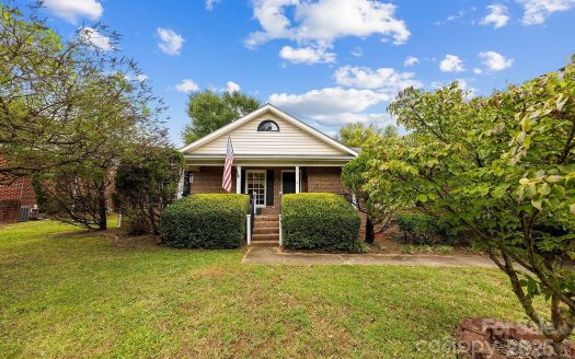 Single Family Home for Sale in Charlotte, NC 28277 – 3 Bedrooms, 2 Baths – $450000