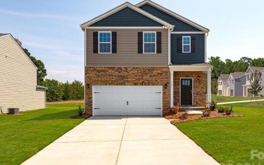 Single Family Home for Sale in Charlotte, NC 28215 – 5 Bedrooms, 3 Baths – $429000