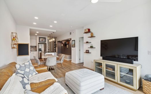 Condo for Sale in Dallas, TX 75219 – 2 Bedrooms, 2 Baths – $379999