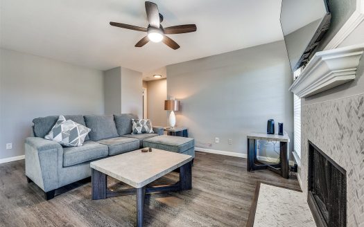 Condo for Sale in Dallas, TX 75248 – 1 Bedroom, 1 Bath – $175000