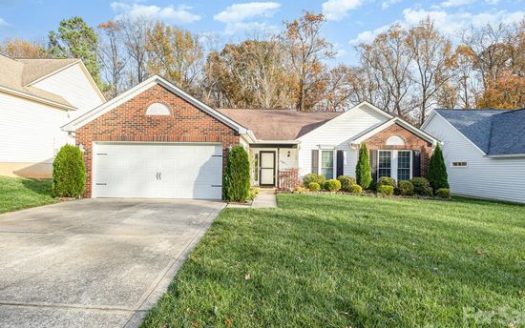Single Family Home for Sale in Charlotte, NC 28269 – 3 Bedrooms, 2 Baths – $389000