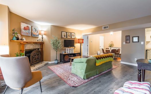 Condo for Sale in Charlotte, NC 28210 – 2 Bedrooms, 2 Baths – $175000