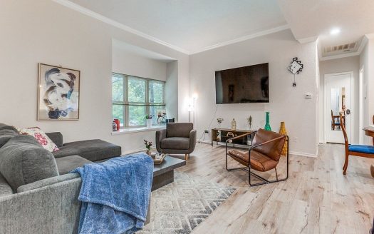Condo for Sale in Dallas, TX 75230 – 1 Bedroom, 1 Bath – $189000