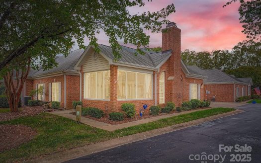 Condo for Sale in Charlotte, NC 28269 – 2 Bedrooms, 2 Baths – $349900