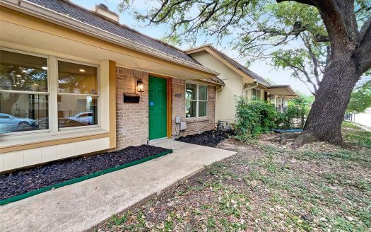 Townhouse for Sale in Dallas, TX 75240 – 2 Bedrooms, 2 Baths – $195000