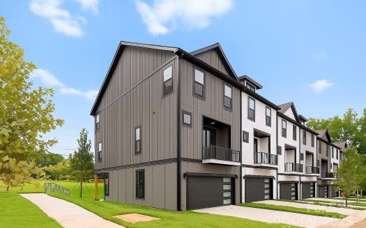 Townhouse for Sale in Charlotte, NC 28213 – 4 Bedrooms, 4 Baths – $409000