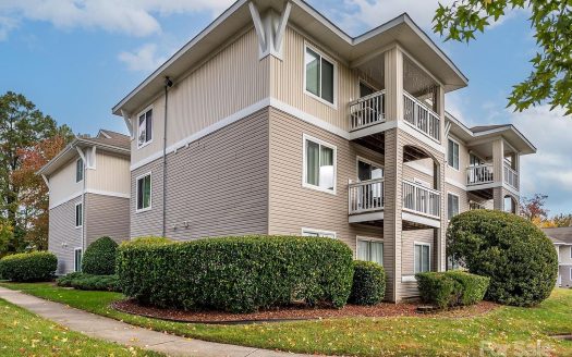 Condo for Sale in Charlotte, NC 28262 – 4 Bedrooms, 4 Baths – $349990